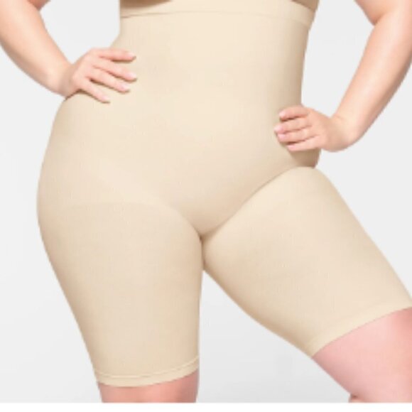 Skims Seamless Sculpt High-Waisted Above the Knee Short 2X - Picture 1 of 4